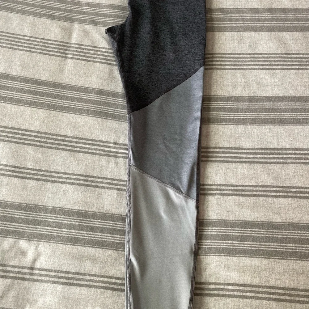 Work out leggings Size Medium In Grey - Picture 2 of 6